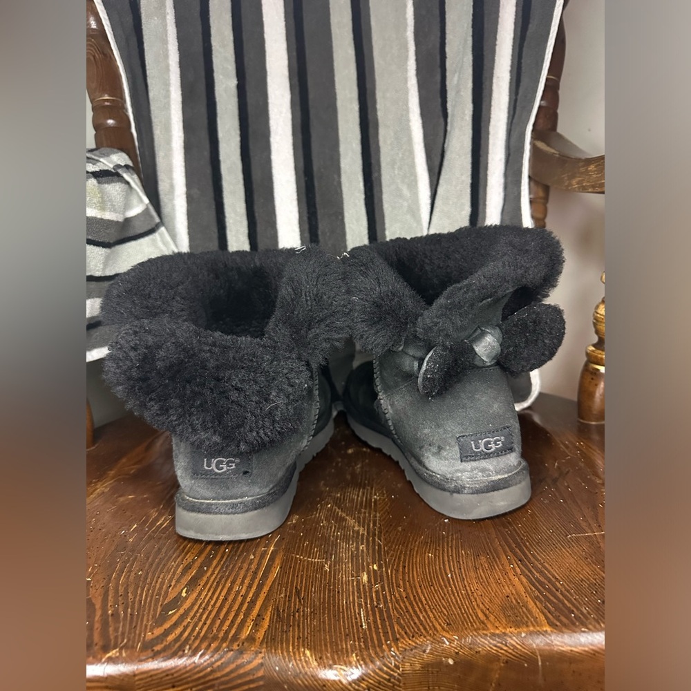 UGG Arielle black boots
